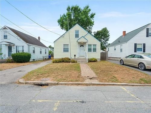 85 Manistee St, Pawtucket, RI, 02861-4239 | Card Image