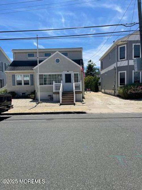 102 Brown Ave, Lavallette, NJ, 08735-2208 | Card Image