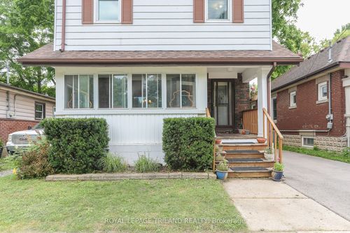 8 Cawrse St, London, ON, N6J2T2 | Card Image
