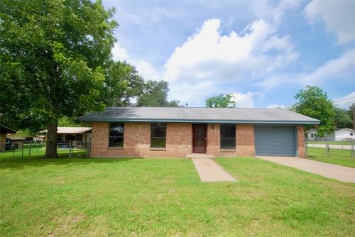 904 S Peck St, Shiner, TX, 77984-5552 | Card Image