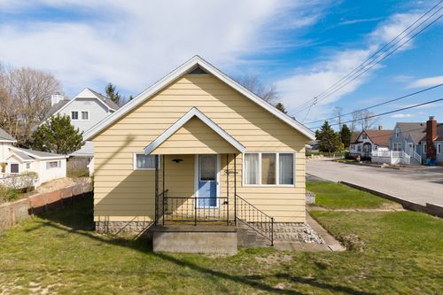 15 N Lakeshore Drive, Manistee, MI, 49660 | Card Image