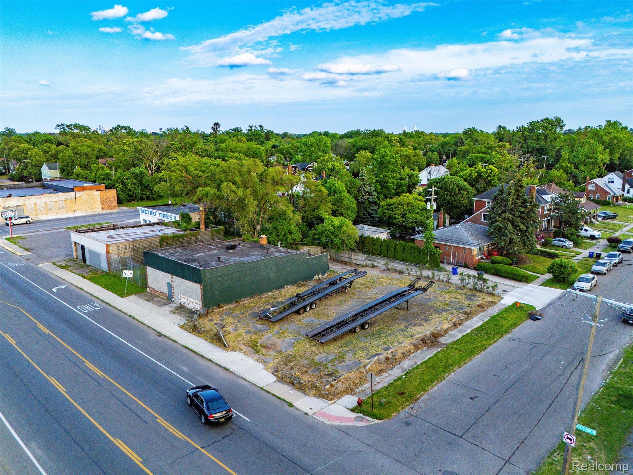 Commercial Sale in Detroit 2