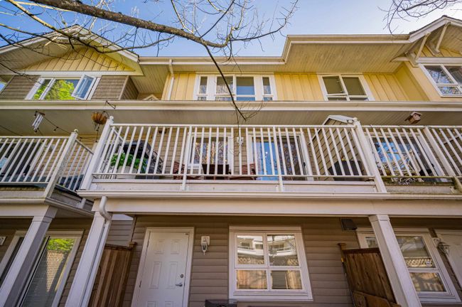 2 - 5355 201 A Street, Townhouse with 2 bedrooms, 1 bathrooms and 2 parking in Langley BC | Image 3