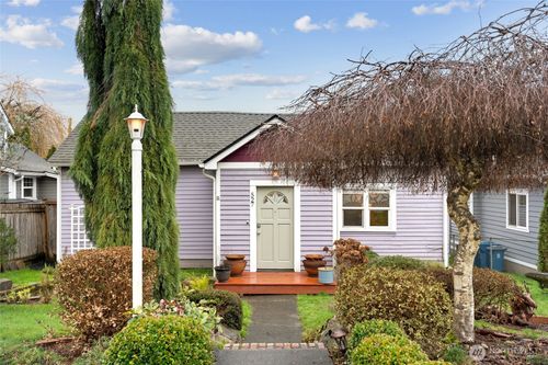 527 Avenue B, Snohomish, WA, 98290-2421 | Card Image