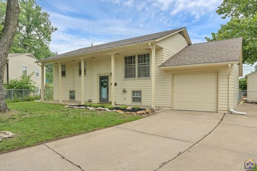2568 Sw Kent St, Topeka, KS, 66614-1755 | Card Image
