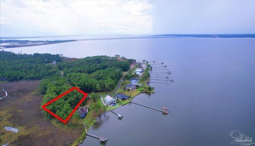 4568 Bayside Dr, Milton, FL, 32583-8422 | Card Image