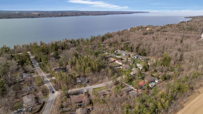 3763 Whitecap Dr, House other with 3 bedrooms, 2 bathrooms and 5 parking in Innisfil ON | Image 42