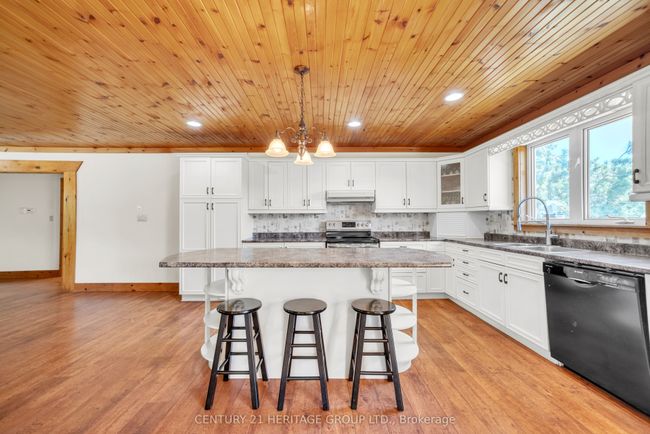1258 Shannon Rd, House other with 4 bedrooms, 3 bathrooms and 25 parking in Plainfield ON | Image 4