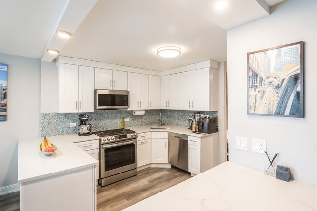 APT-2410 - 400 E Randolph St, Condo with 2 bedrooms, 2 bathrooms and 2 parking in Chicago IL | Image 14