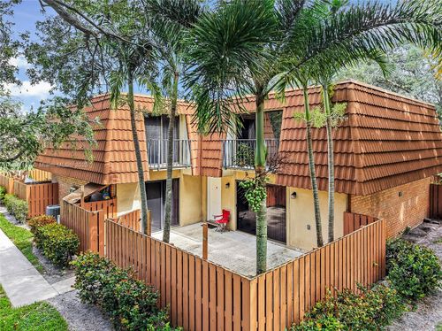135 Heritage Way, West Palm Beach, FL, 33407-6866 | Card Image
