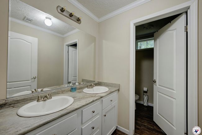 807 E 11 Th St, House other with 4 bedrooms, 2 bathrooms and null parking in Hooks TX | Image 18