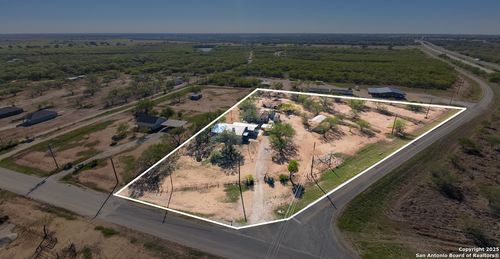 1510 Corgey Rd, Pleasanton, TX, 78064-6845 | Card Image