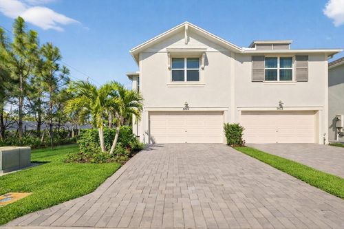 5624 Se Edgewater Cir, Stuart, FL, 34997-3500 | Card Image