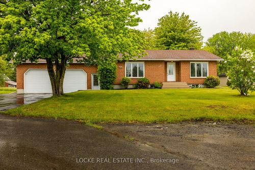102 Bourdeau Blvd, Prescott Russell, ON, K0A2M0 | Card Image