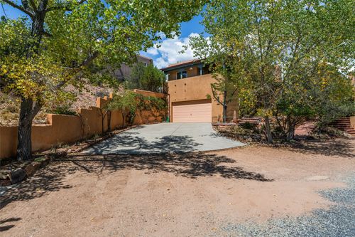 233 Camino De La Sierra, Santa Fe, NM, 87501 | Card Image