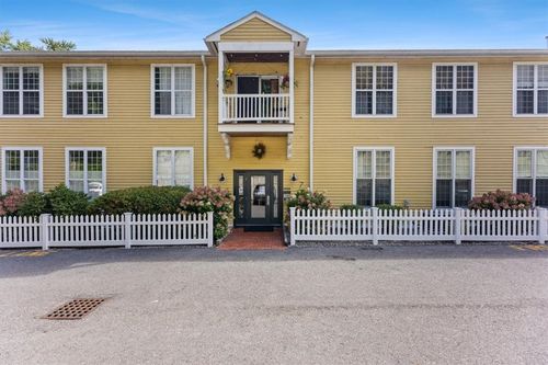 241-2 School St, Lincoln, RI, 02865 | Card Image