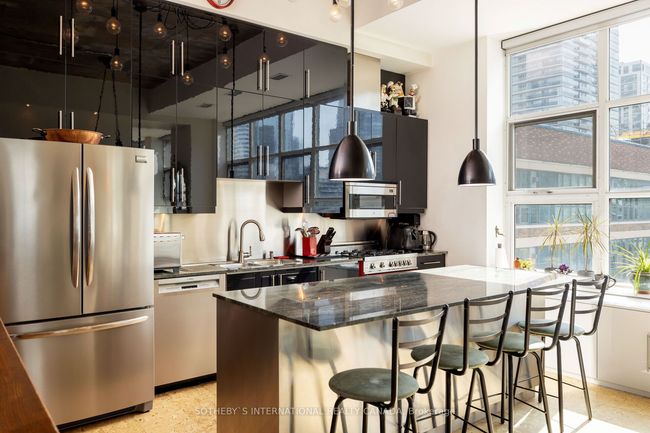 1 - 155 Dalhousie St, Condo with 2 bedrooms, 3 bathrooms and 2 parking in Toronto ON | Image 11
