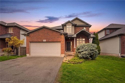 4301 Arejay Ave, Beamsville, ON, L3J0P8 | Card Image