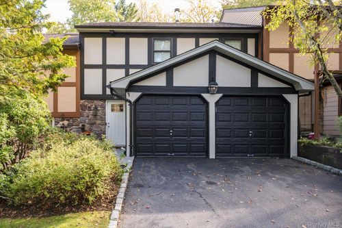 16 Sheffield Hl, Woodbury, NY, 11797-2419 | Card Image