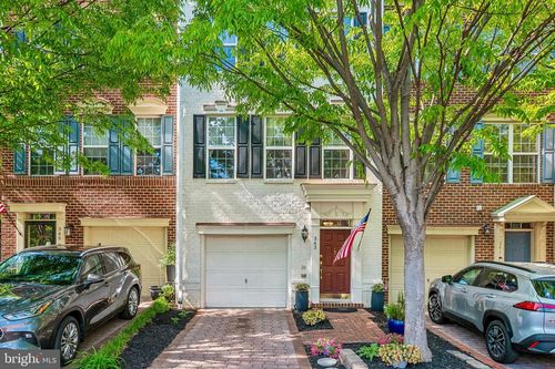 343 Helmuth Ln, ALEXANDRIA, VA, 22304-8668 | Card Image