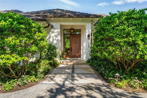 835 Iris Ln, Vero Beach, FL, 32963-2082 | Card Image