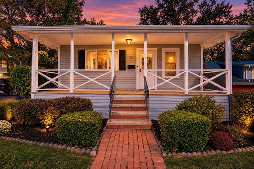 18 Lakeside Ave, Weymouth, MA, 02189 | Card Image