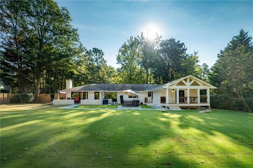 7330 Hunters Branch Dr, Sandy Springs, GA, 30328-1721 | Card Image