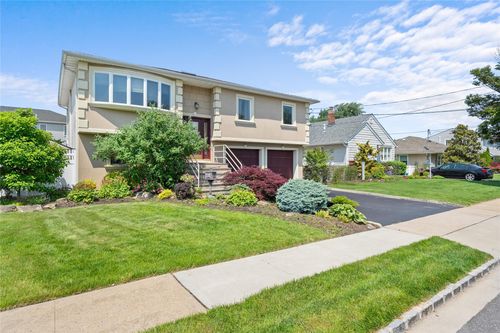 67 Greatwater Ave, Massapequa, NY, 11758-8309 | Card Image