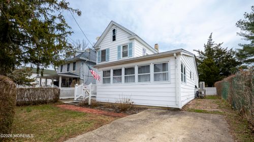 233 S Green St, Tuckerton, NJ, 08087-2640 | Card Image