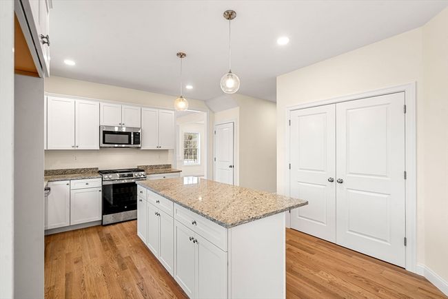 UNIT-3 - 66 Parish Rd, House other with 4 bedrooms, 3 bathrooms and 2 parking in Georgetown MA | Image 9