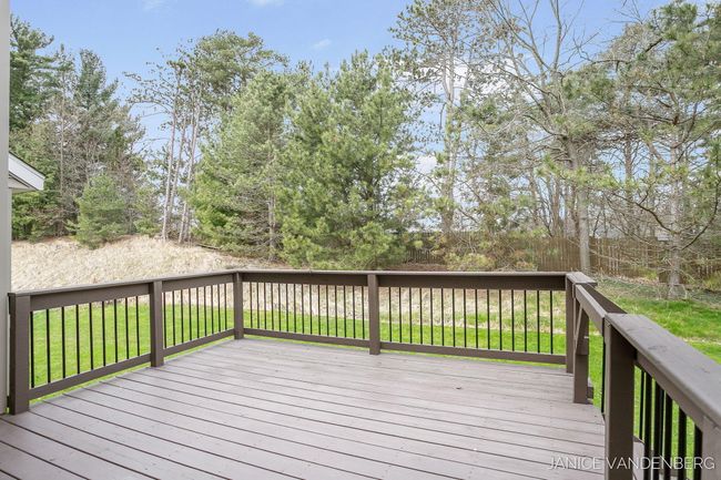 54-web-or-mls-3022-jamesway-ave | Image 41