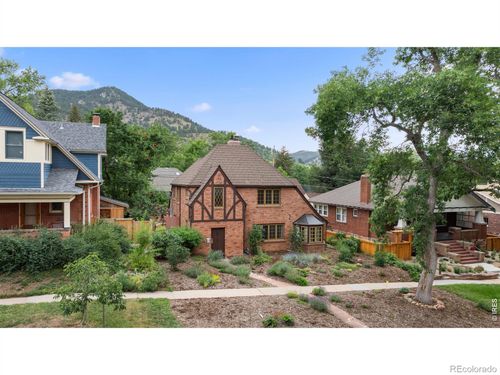 911 Lincoln Pl, Boulder, CO, 80302-7233 | Card Image