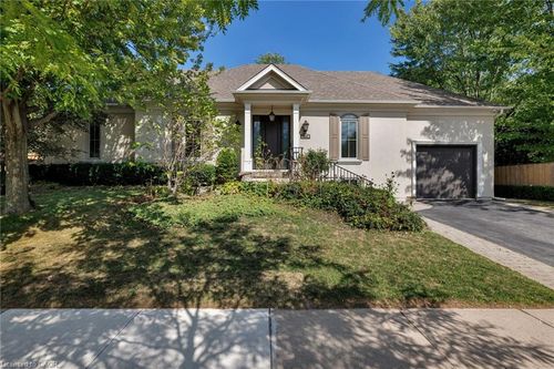 2448 Bridge Rd, Oakville, ON, L6L5C2 | Card Image