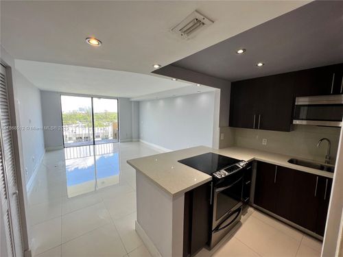 apt-701-2350 Ne 135th St, North Miami, FL, 33181-3530 | Card Image
