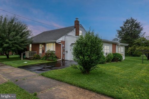 112 N 7th St, DENVER, PA, 17517-1318 | Card Image