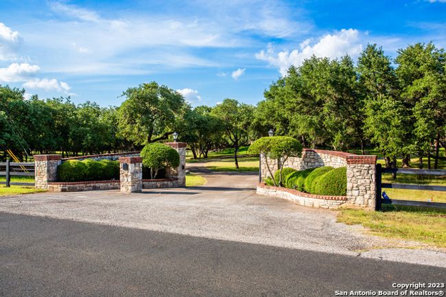 8040 Rolling Acres Trail, House other with 4 bedrooms, 3 bathrooms and null parking in Fair Oaks Ranch TX | Image 2