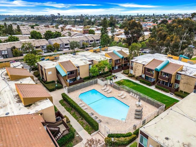 UNIT-215 - 3454 Castle Glen Dr, Condo with 3 bedrooms, 2 bathrooms and 1 parking in San Diego CA | Image 22