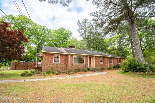 801 S King St, Laurinburg, NC, 28352-4415 | Card Image