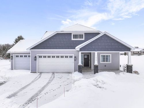 1432 Bee Ct, Traverse City, MI, 49696-8749 | Card Image