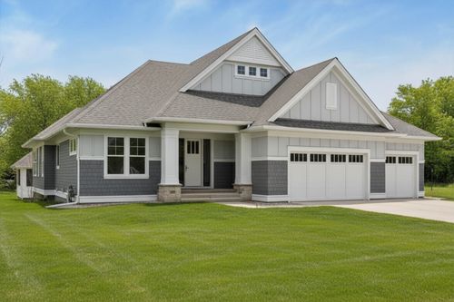 3961 White Oak Ln, Excelsior, MN, 55331-5701 | Card Image
