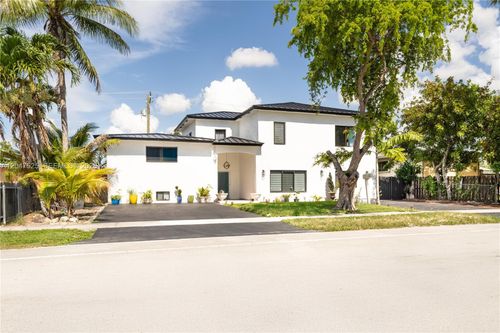 20200 Ne 14th Ave, Miami, FL, 33179-5111 | Card Image