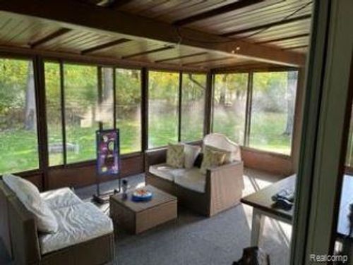 2646 London Ct, Troy, MI, 48085-3538 | Card Image