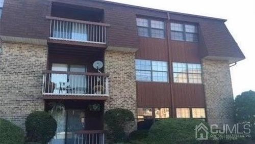 c-165 Overlook Ct, Woodbridge, NJ, 07095-1453 | Card Image