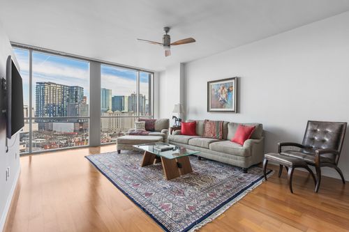 apt-909-900 20th Ave S, Nashville, TN, 37212-2240 | Card Image
