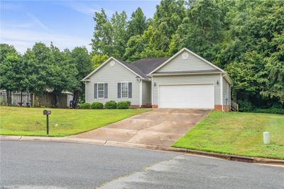 2202 Drake Court, House other with 3 bedrooms, 2 bathrooms and null parking in Graham NC | Image 2