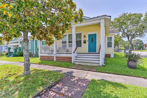 3927 Avenue P, Galveston, TX, 77550-6651 | Card Image
