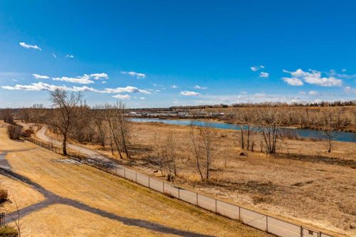 301-131 Quarry Way Se, Calgary, AB, T2C5L7 | Card Image