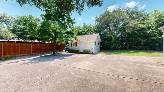 7218 S Janmar Dr, House other with 4 bedrooms, 3 bathrooms and null parking in Dallas TX | Image 25