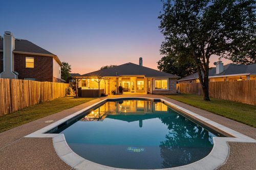 211 Ember Glen Dr, Arlington, TX, 76018-1081 | Card Image