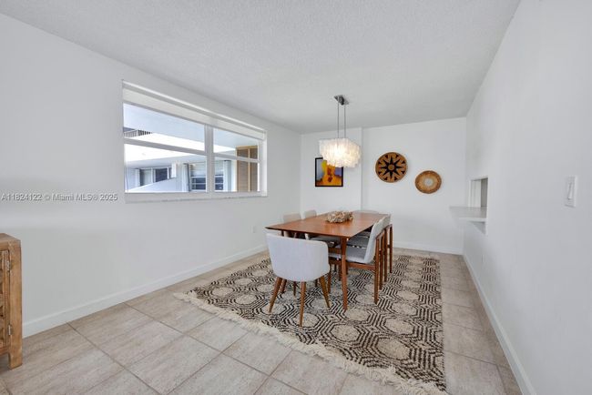 APT-1009 - 177 Ocean Lane Dr, Condo with 2 bedrooms, 2 bathrooms and null parking in Key Biscayne FL | Image 11